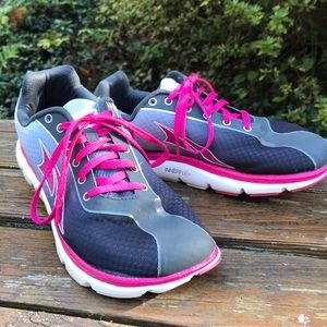 Altra One 2.5, women’s black fade / pink